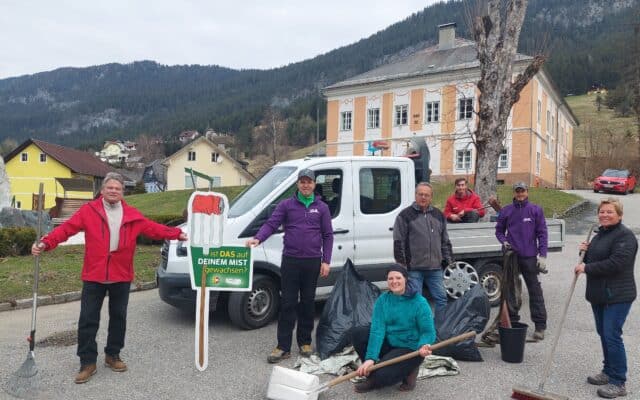 Bad Blei­ber­ger sam­mel­ten Müll ein