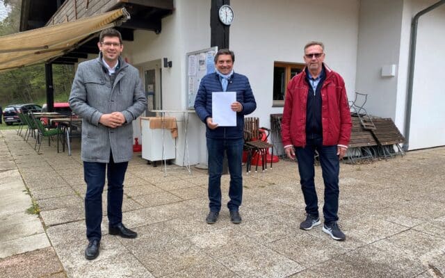 Neue Über­da­chung für Ter­ras­se in Glan­egg