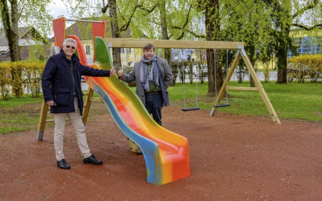 Neue Spiel­ge­rä­te in Kla­gen­furt