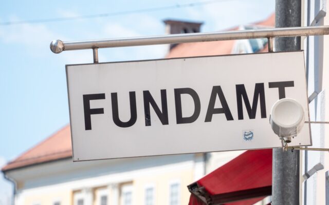 Vier­stel­li­ger Geld­be­trag im Fund­amt abge­ge­ben!