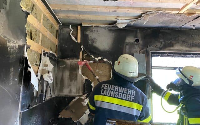 Rad­fah­rer bemerk­ten Brand in Appar­te­ment