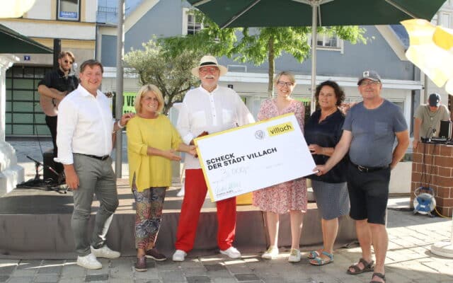 3.000 Euro für guten Zweck „erstei­gert“