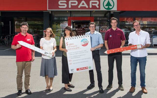Spar-Cari­tas-Super­markt: 66 Beschäf­tig­te in den Arbeits­markt inte­griert