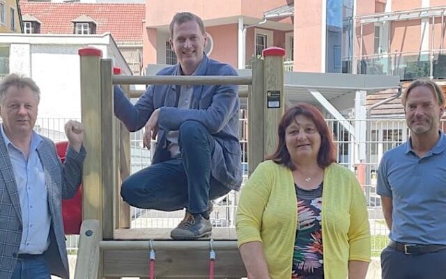 Spiel­platz im Frie­dens­park errich­tet