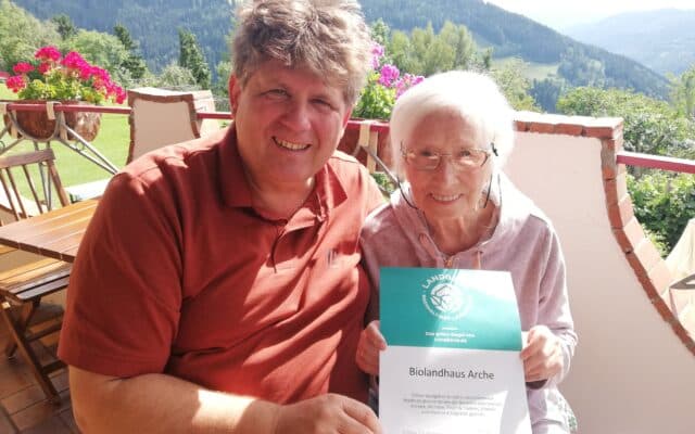 Aus­zeich­nung für das Bio­land­haus „Arche“ in Eber­stein
