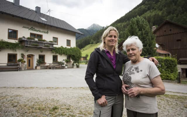 Star­ke Bäue­rin­nen aus dem Möll­tal auf „Ser­vus TV“