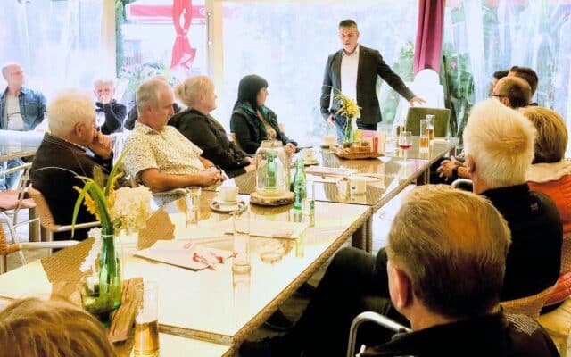 Ers­ter Bür­ger-Stamm­tisch in Ober­vel­lach