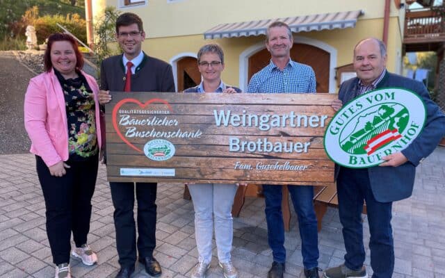 Hof­ta­fel für Buschen­schen­ke Guschel­bau­er in Gut­ta­ring