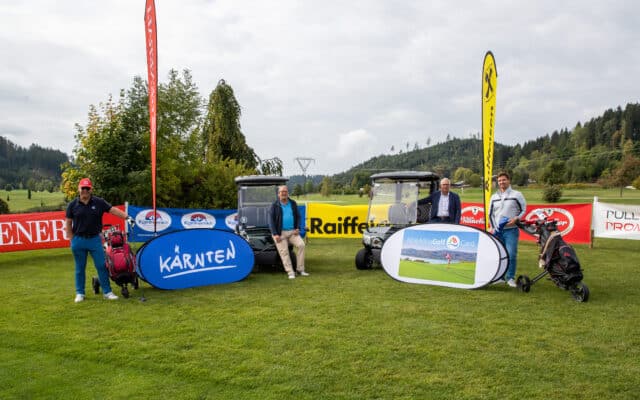 Jour­na­lis­ten erhiel­ten Golf-Tipps von pro­mi­nen­ten Tes­tern