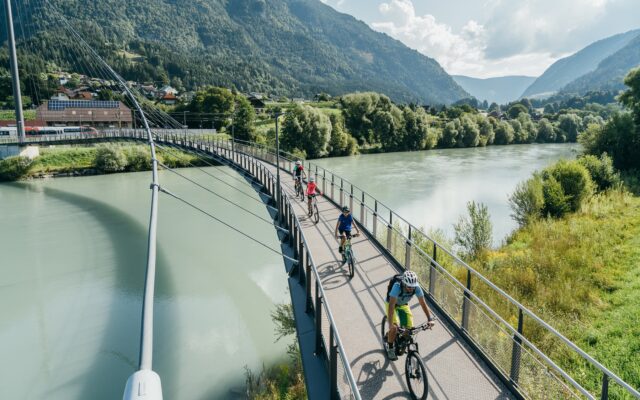 Fünf Ster­ne für den Drau­rad­weg