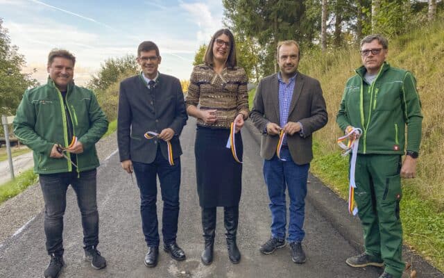 Stra­ßen-Eröff­nung in der Gemein­de Mölb­ling