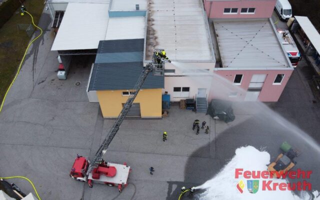 Gro­ße Feu­er­wehr-Übung in Bad Blei­berg