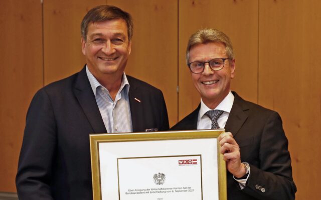 Micha­el Vel­me­den zum Kom­mer­zi­al­rat ernannt