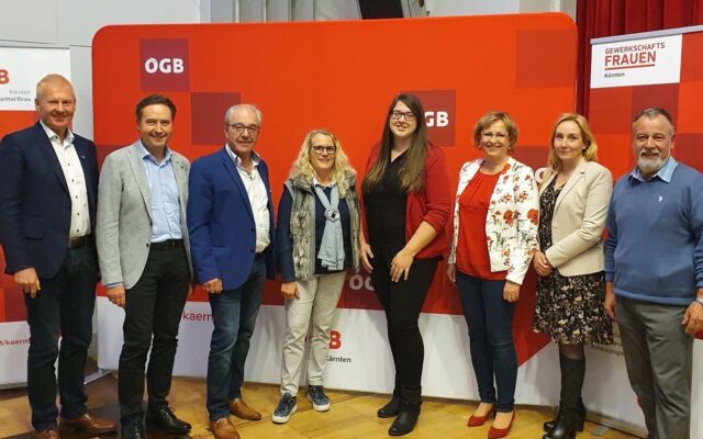 Kers­tin Regen­fel­der als Vor­sit­zen­de wie­der­ge­wählt