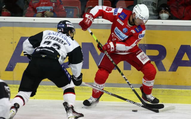 2:0‑Sieg des KAC for­dert zwei wei­te­re Ver­letz­te!