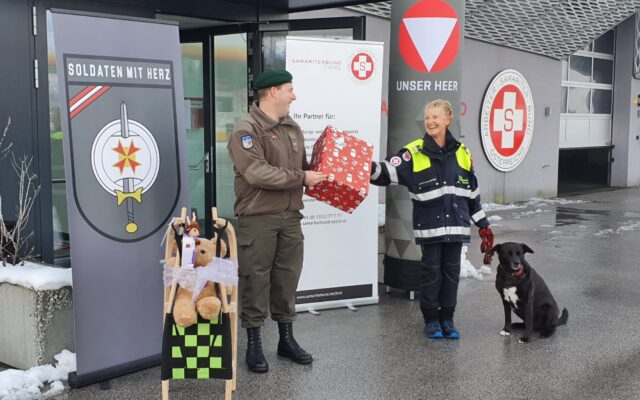 Sol­da­ten spie­len 120 Mal Christ­kind