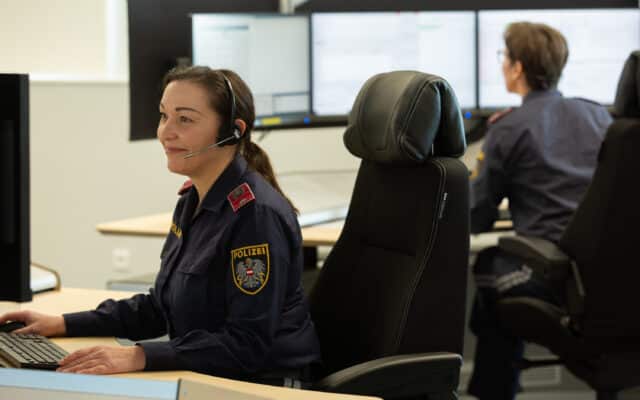 Lan­des­leit­zen­tra­le der Poli­zei nimmt Dienst auf