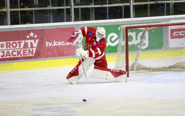 Val Usnik rückt zu den KAC-Pro­fis auf