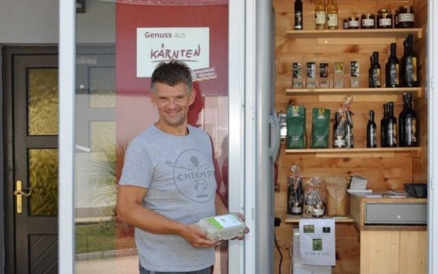 Er ver­edelt Kür­bis­ker­ne