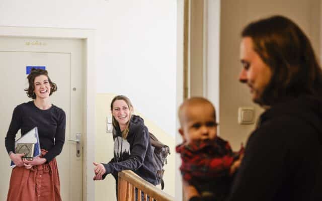 72 Men­schen haben wie­der eine leist­ba­re Woh­nung