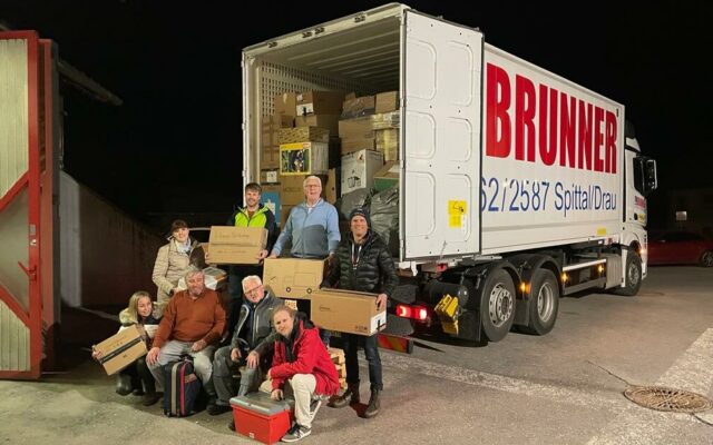 Eine LKW-Ladung aus Len­dorf für die Ukrai­ne