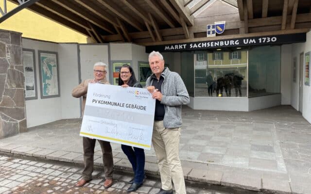 Start der Pho­to­vol­ta­ik-Offen­si­ve in Sach­sen­burg