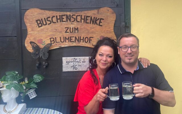 Prä­mier­ter Most „gedeiht“ am Blu­men­hof