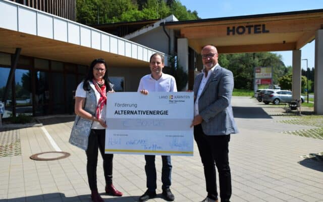 För­de­rung für Pho­to­vol­ta­ik-Anla­ge auf Hotel „edu­CA­RE“