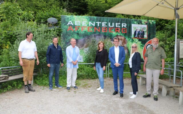 Minis­te­ri­el­ler Besuch am Affen­berg
