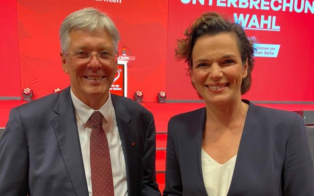 Kai­ser ver­spricht: „Immer an dei­ner Sei­te!“