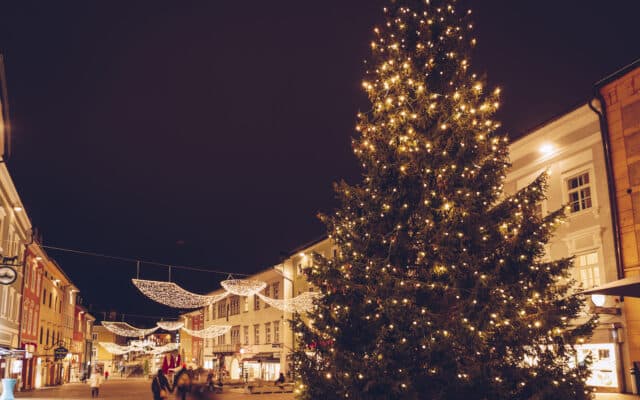 Stadt Vil­lach sucht pri­va­te Christ­baum-Spen­den