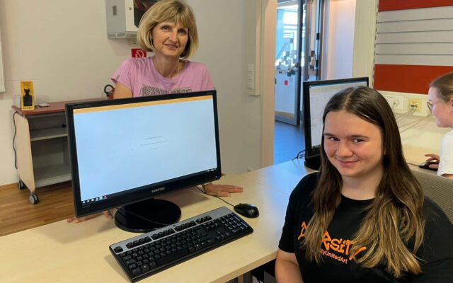 DCP-Zer­ti­fi­ka­te für Schü­ler der HLW Spit­tal