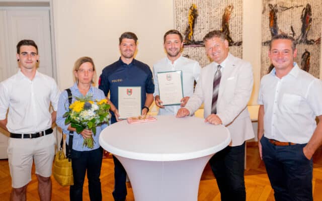 Stadt Kla­gen­furt ehr­te drei Hel­den