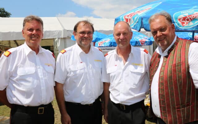 Fah­nen­seg­nung in St. Ulrich