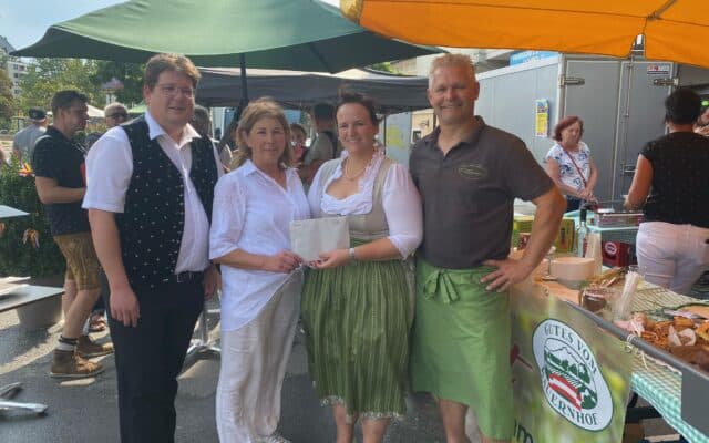 Spen­den: 14.600 Euro am Wochen­markt gesam­melt