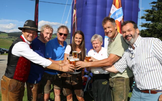 „Tour de Franz“ mit 140 Rad­fah­rern
