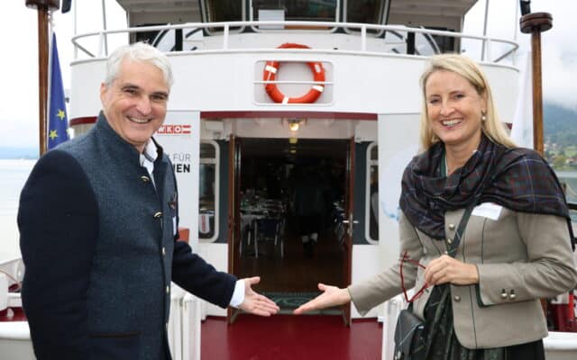 Ein Emp­fang am Ossia­cher See