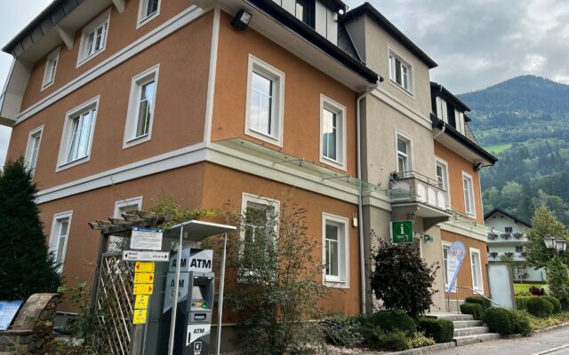 Geschäfts­lo­kal in Top-Lage zu ver­mie­ten!