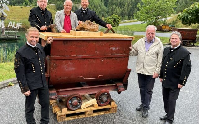 Ein Hunt erin­nert nun an die Berg­werks­zeit