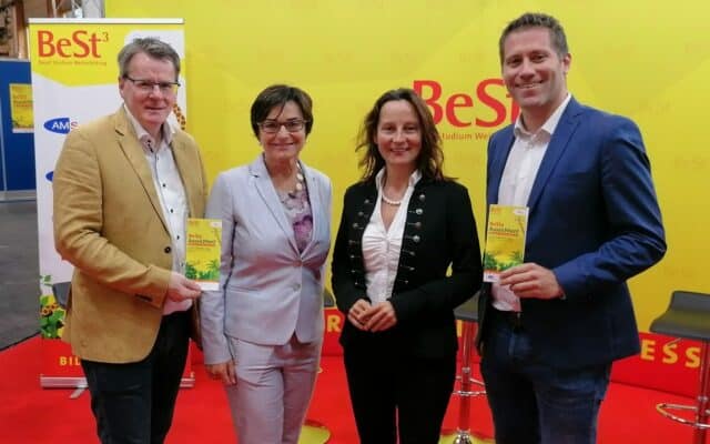 „BeSt³“: Hun­dert Aus­stel­ler berie­ten Jugend­li­che