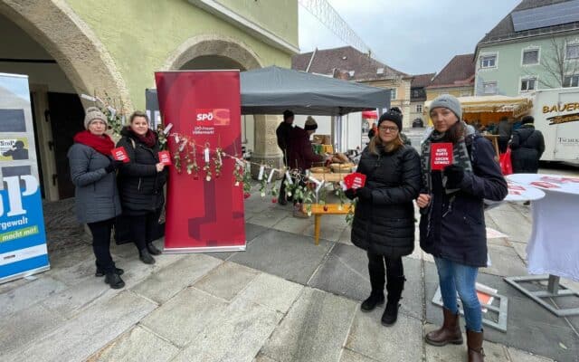 „Rote Kar­te gegen Gewalt an Frau­en und Mäd­chen“
