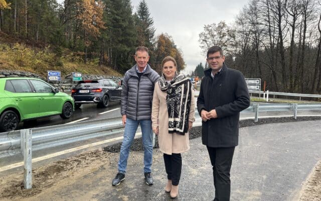Mehr Sicher­heit für Fuß­gän­ger in Wern­berg