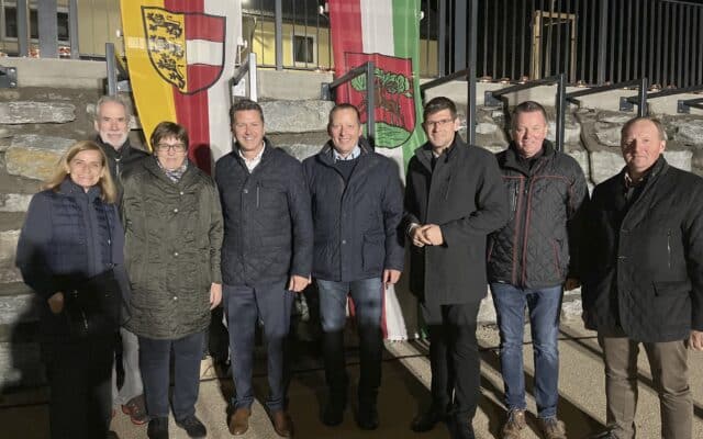 Neu gestal­te­ter Obe­rer Platz eröff­net