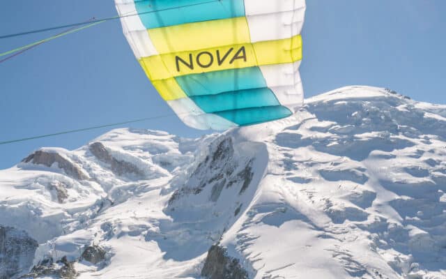 Flug­schü­le­rin (28) stürz­te mit Gleit­schirm ab