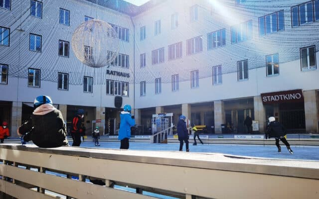 Eis­lau­fen am Rat­haus­platz noch bis 4. Febru­ar