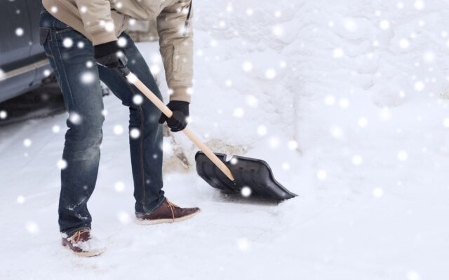 Schneeschaufeln: Gefahr für Herz und Kreislauf
