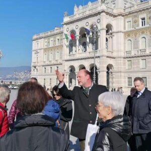 Dieser Reiseleiter blieb in Klagenfurt hängen!