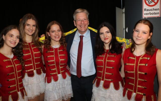 Fasching­show in Moos­burg