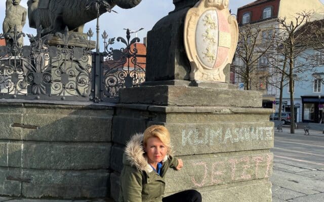 Lind­wurm nach Demons­tra­ti­on in Kla­gen­furt beschmiert