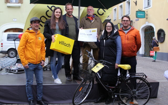 Fund­rad-Auk­ti­on brach­te Geld für “Con­tras­te”